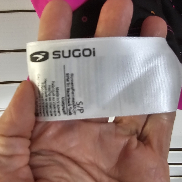 Sugoi Pink and Black Workout Tank Top - Picture 5 of 5